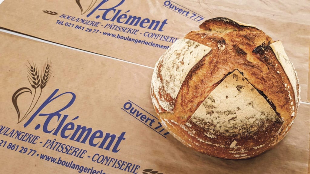 Brot wie früher aus 100 % Sauerteig und Mehl in Bioqualität.